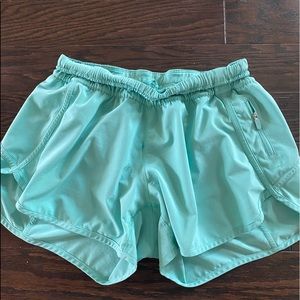 lululemon tracker shorts!!